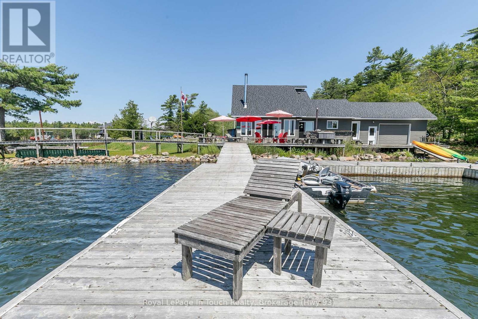 












B55-19 MOON ISLAND

,
The Archipelago (Archipelago South),




Ontario
P2A1T4

