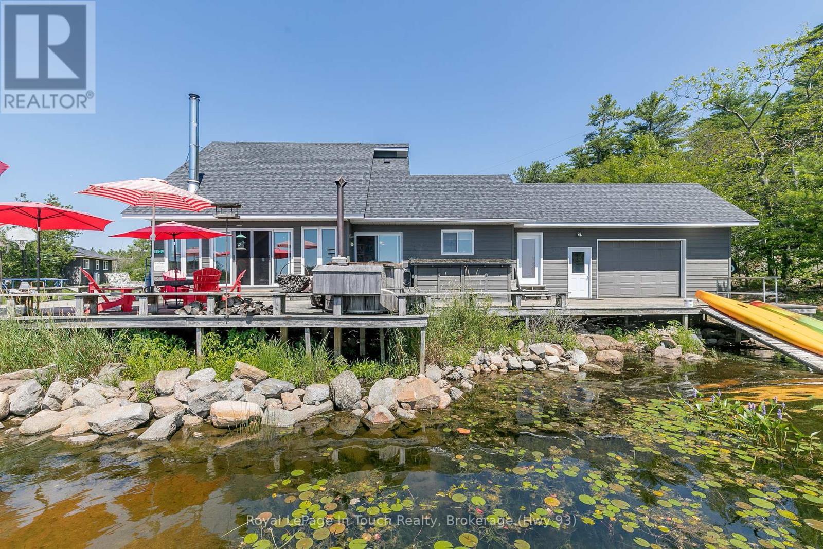 












B55-19 MOON ISLAND

,
The Archipelago (Archipelago South),




Ontario
P2A1T4

