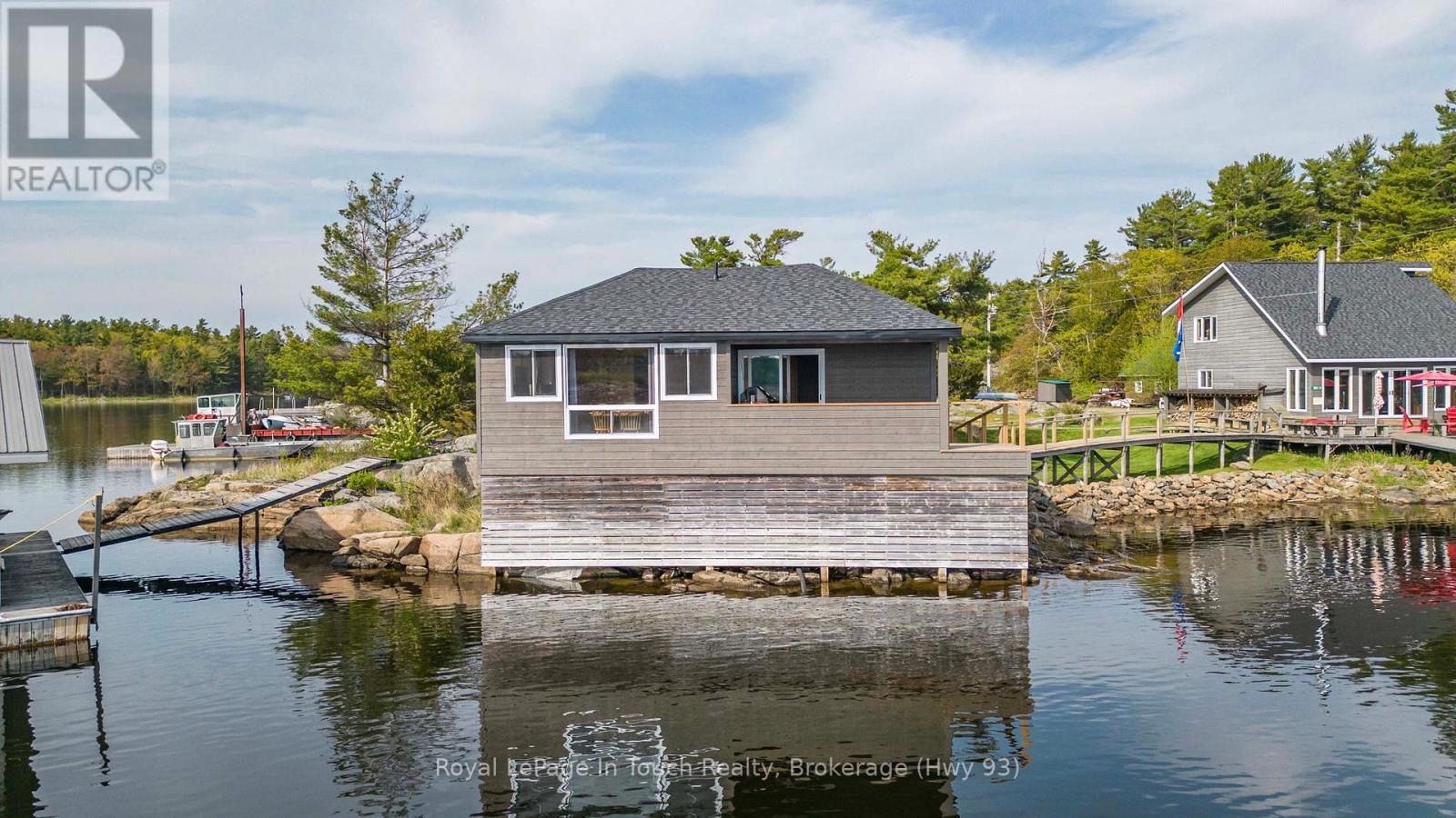 












B55-19 MOON ISLAND

,
The Archipelago (Archipelago South),




Ontario
P2A1T4

