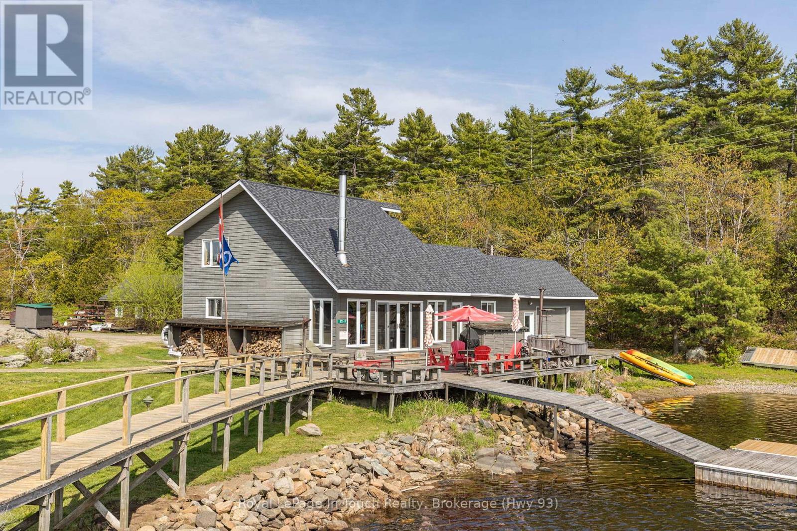 












B55-19 MOON ISLAND

,
The Archipelago (Archipelago South),




Ontario
P2A1T4


