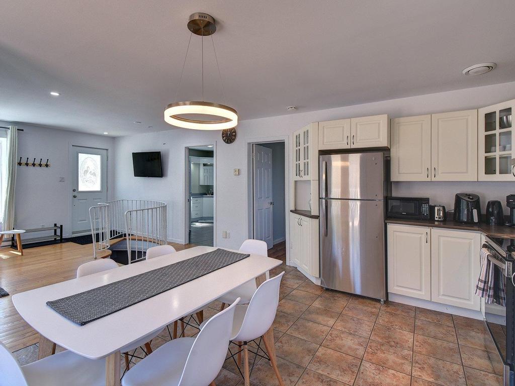 









86


Imp. des Mûres

,
Lac-Supérieur,




QC
J0T1J0

