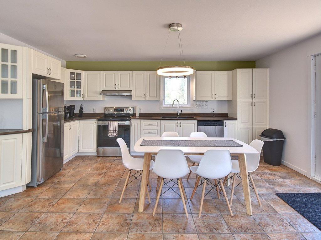 









86


Imp. des Mûres

,
Lac-Supérieur,




QC
J0T1J0

