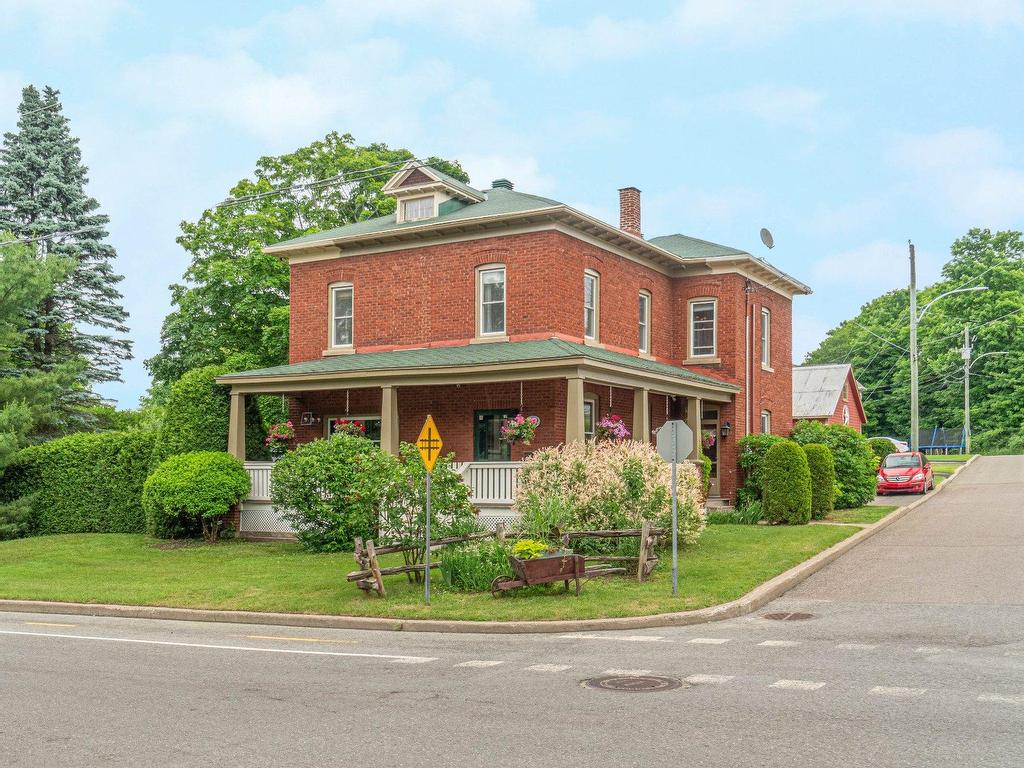 









127


Rue Carrière

,
Lachute,




QC
J8H2R4

