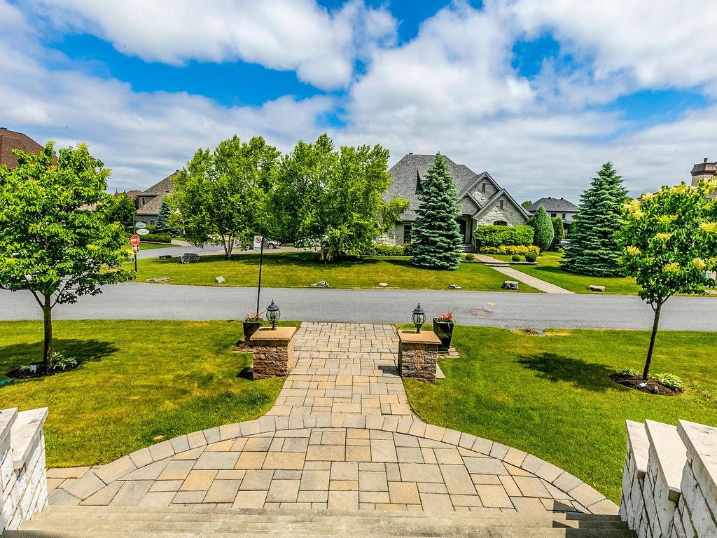 









3920


Rue Leningrad

,
Brossard,




QC
J4Y3J6

