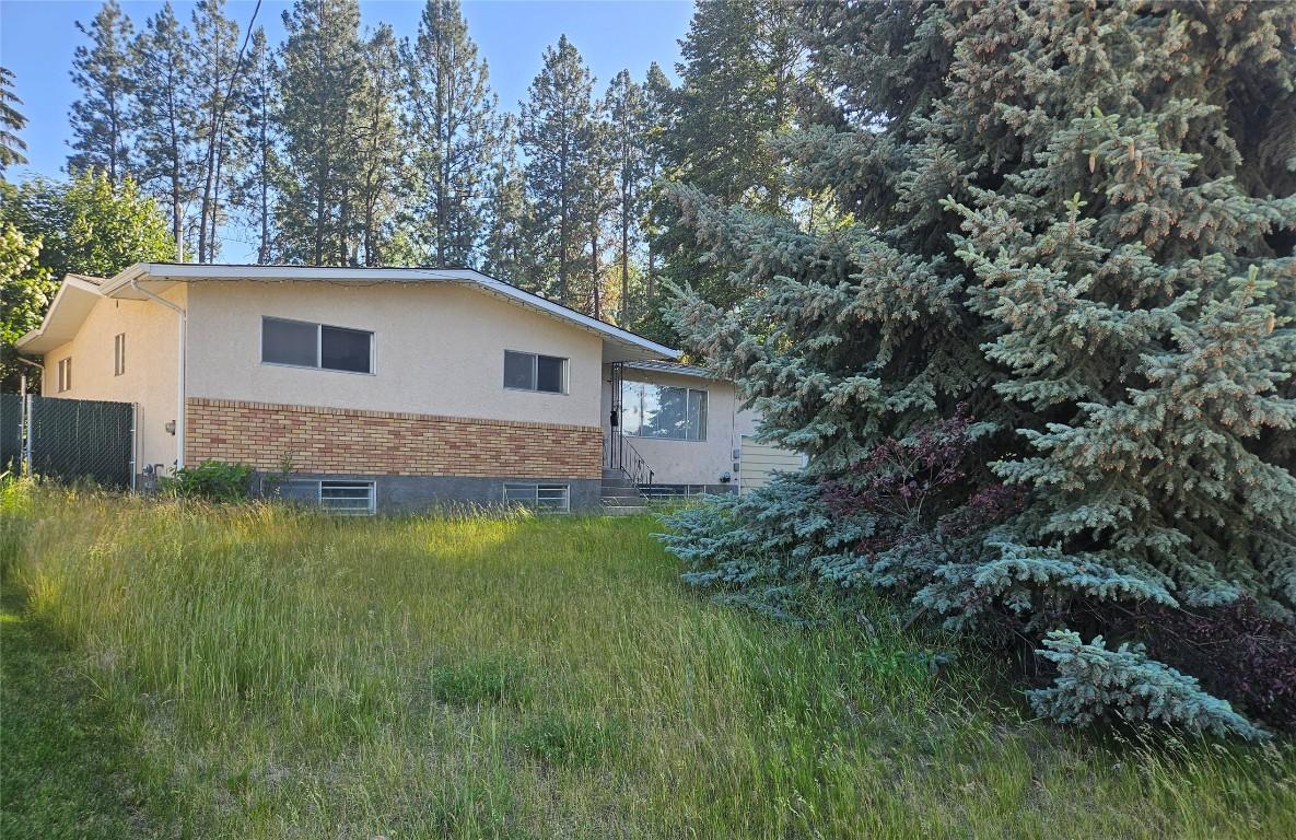 









305 & 295


Clarissa

Road,
Kelowna,




BC
V1X 1C7

