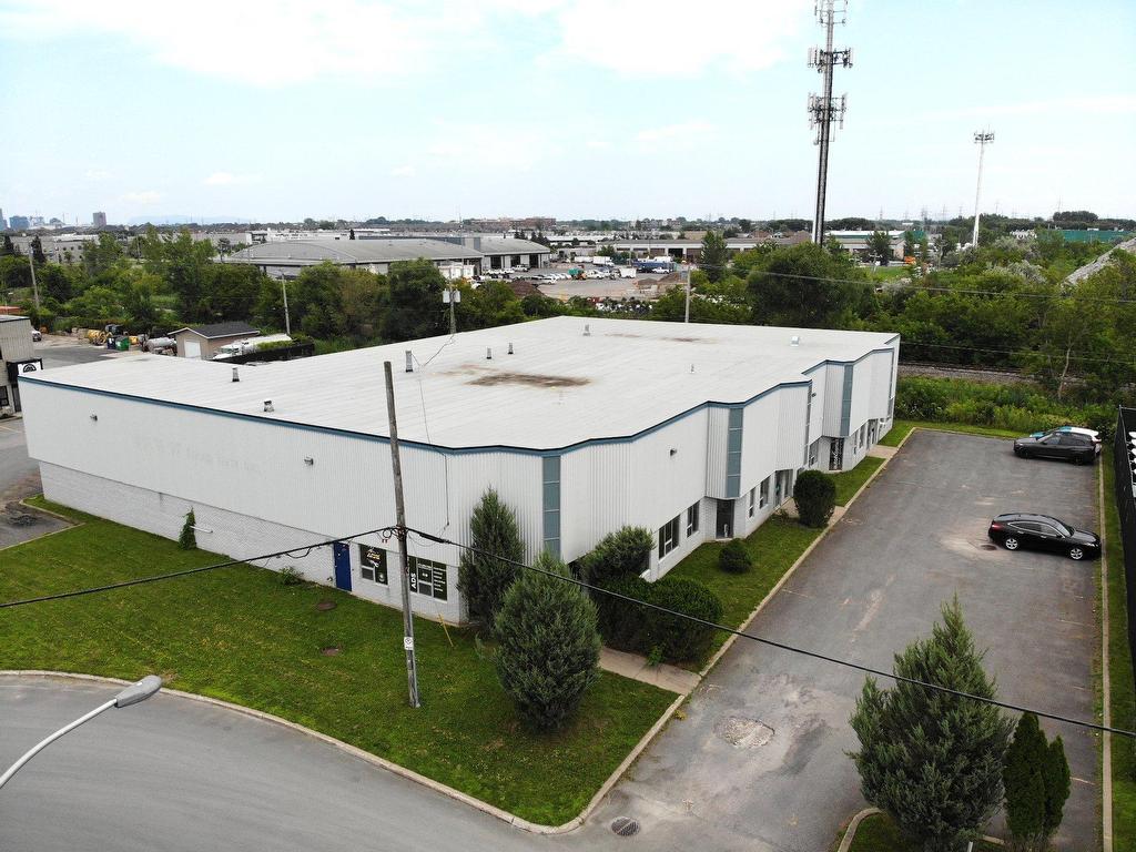 









3695


Rue Isabelle

,
Brossard,




QC
J4Y2R2

