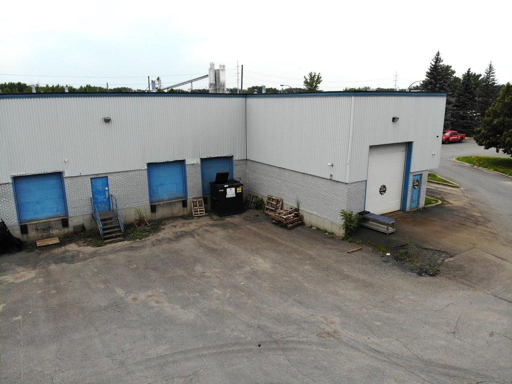 









3695


Rue Isabelle

,
Brossard,




QC
J4Y2R2

