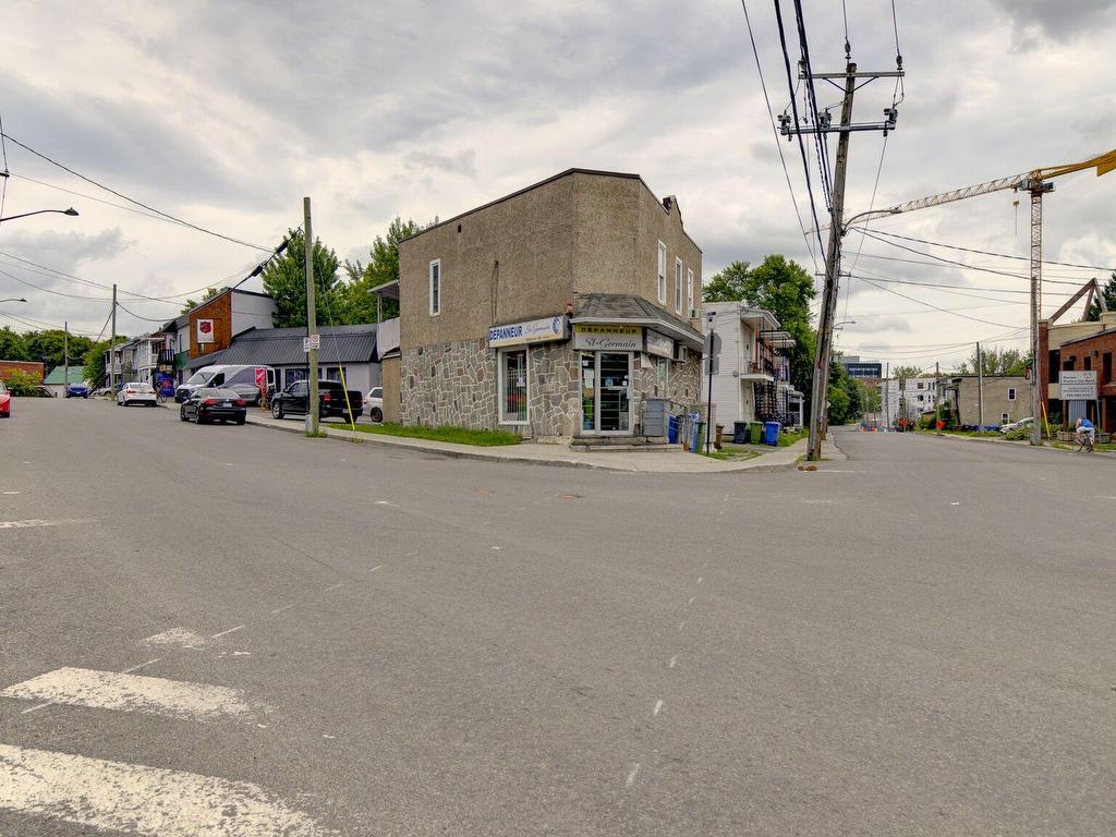 









196


Rue St-Joseph

,
Saint-Jérôme,




QC
J7Y2N3

