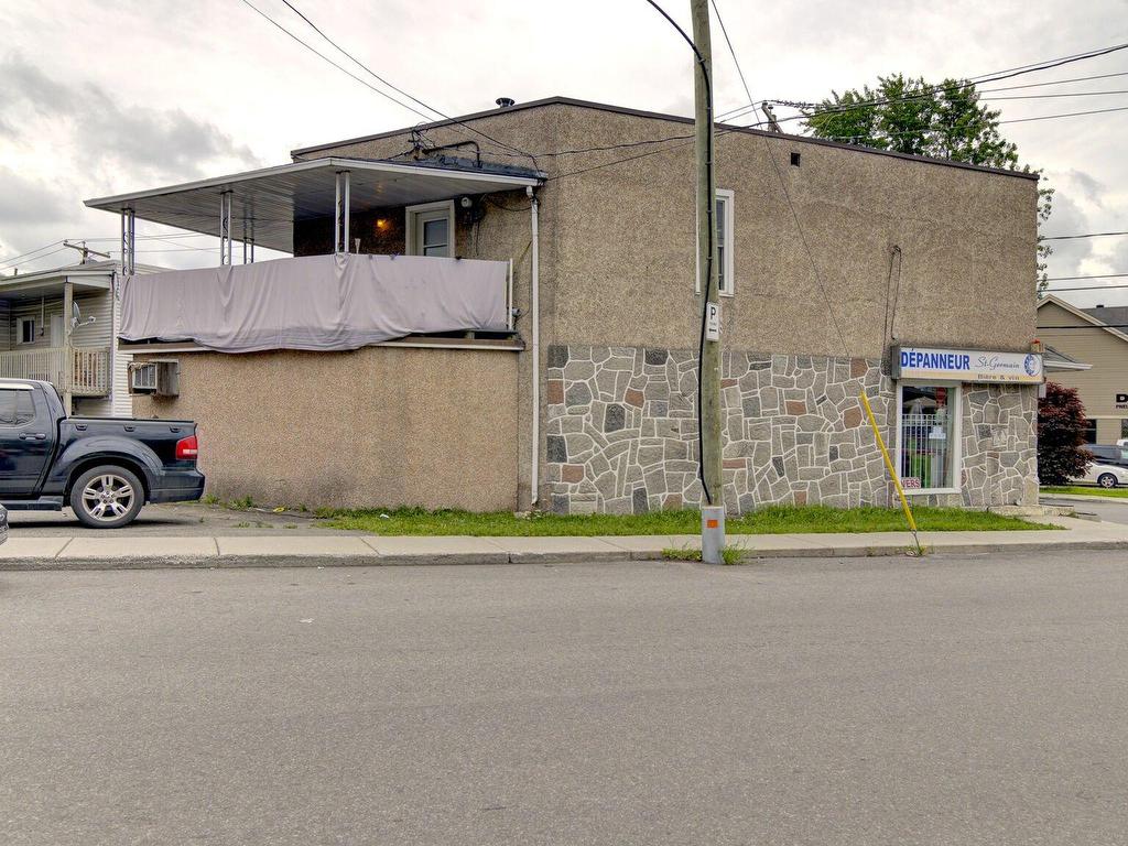 









196


Rue St-Joseph

,
Saint-Jérôme,




QC
J7Y2N3

