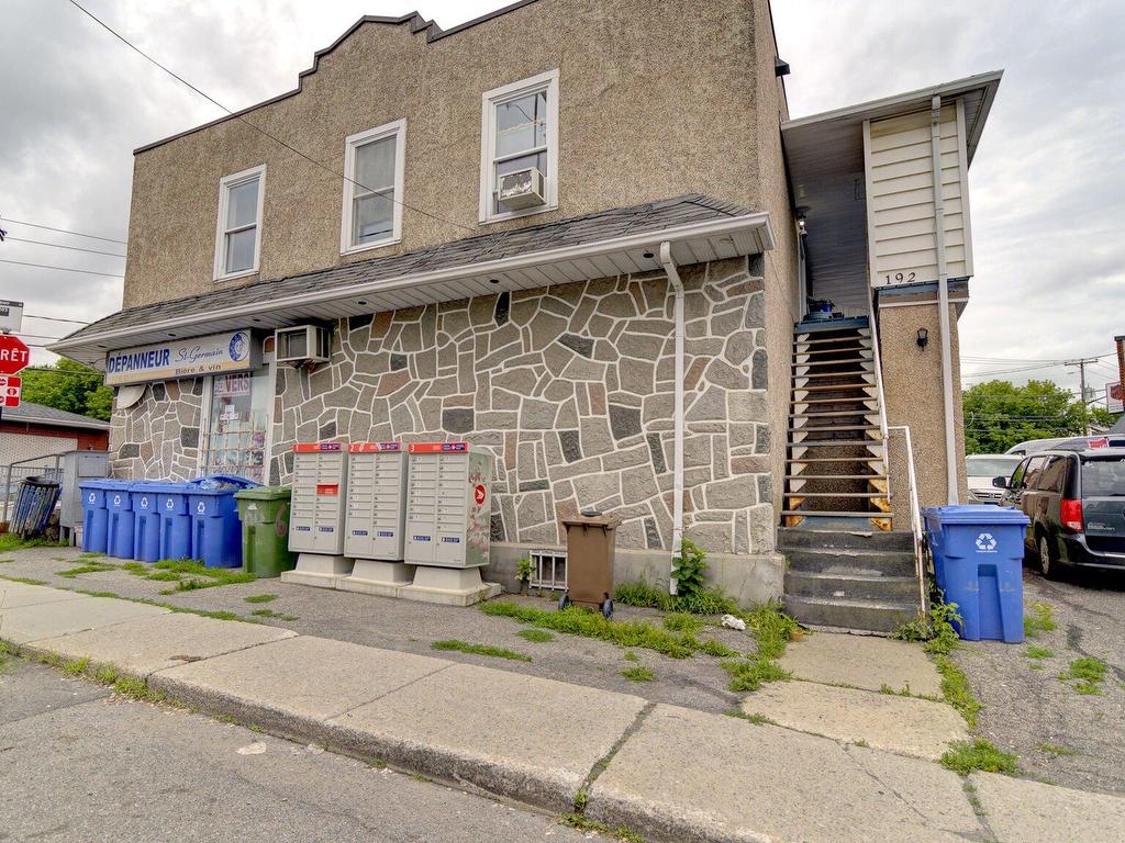 









192

 - 196


Rue St-Joseph

,
Saint-Jérôme,




QC
J7Y2N3

