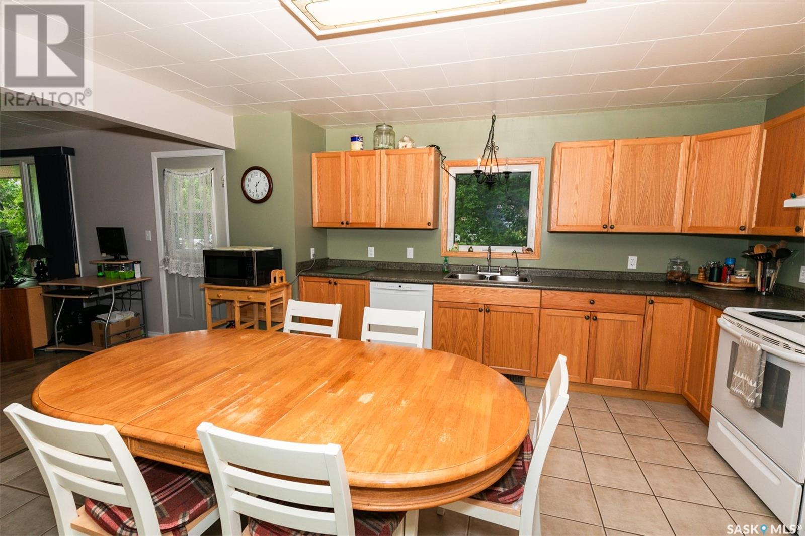 












400 Lonsdale STREET

,
Luseland,




Saskatchewan
S0L2A0

