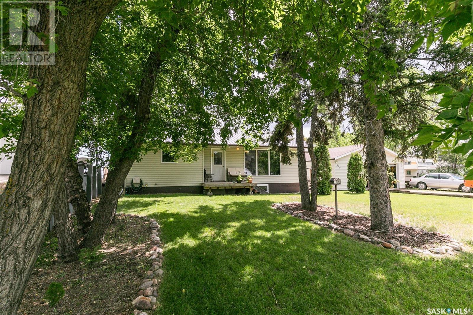 












400 Lonsdale STREET

,
Luseland,




Saskatchewan
S0L2A0

