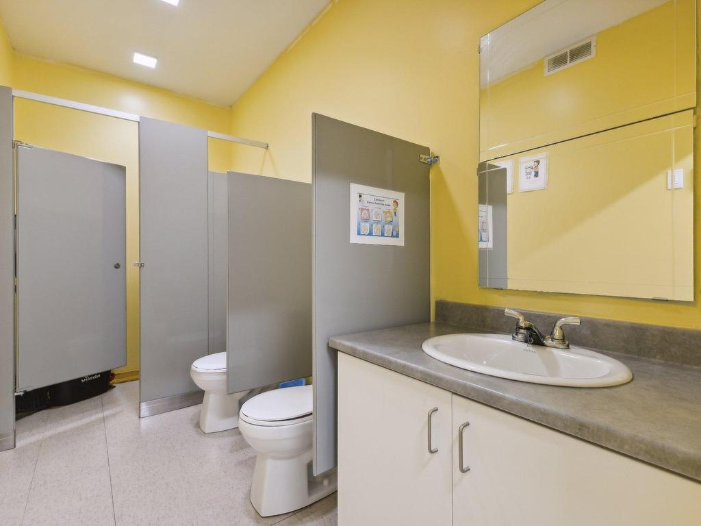 









172Z


Rue Eddy

,
Gatineau (Hull),




QC
J8X2W9

