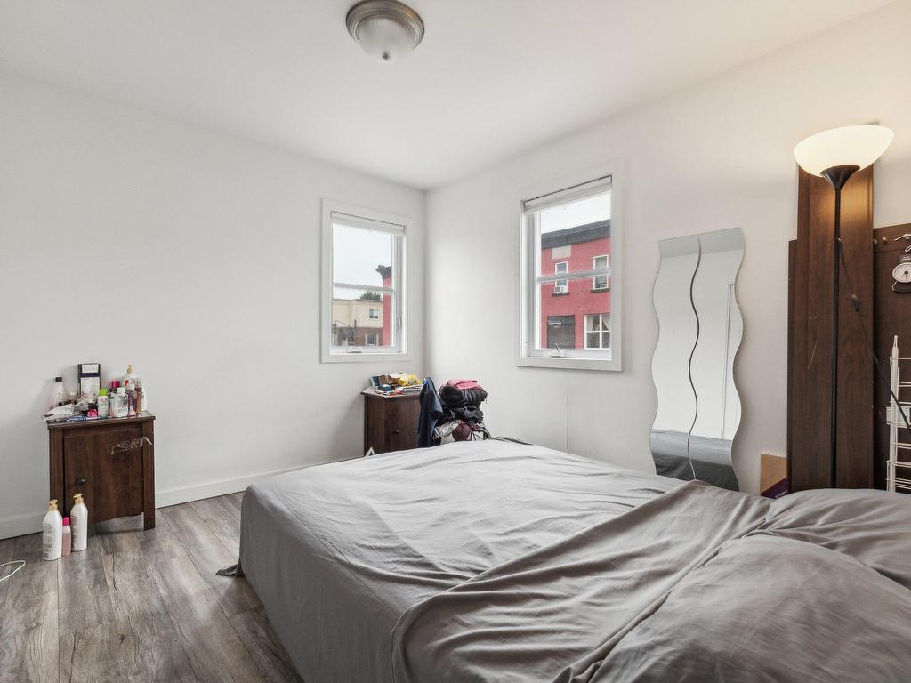 









172Z


Rue Eddy

,
Gatineau (Hull),




QC
J8X2W9

