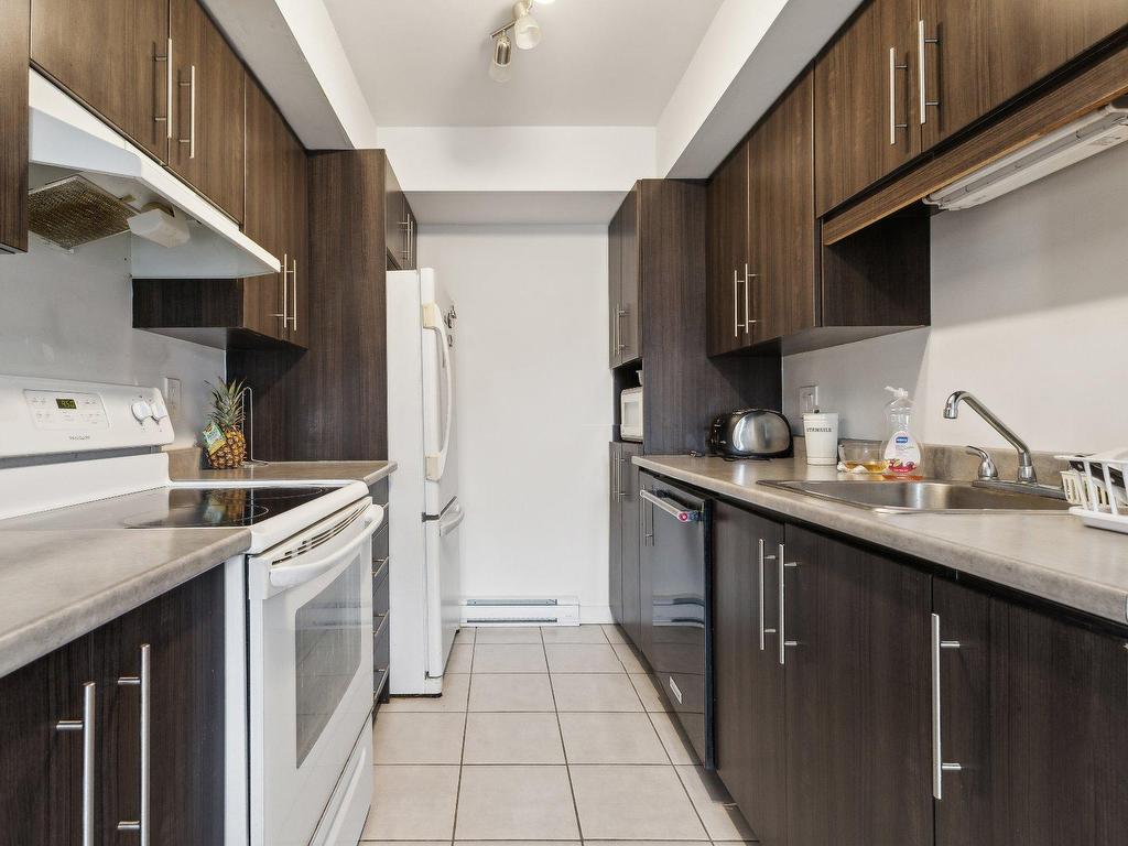 









172Z


Rue Eddy

,
Gatineau (Hull),




QC
J8X2W9

