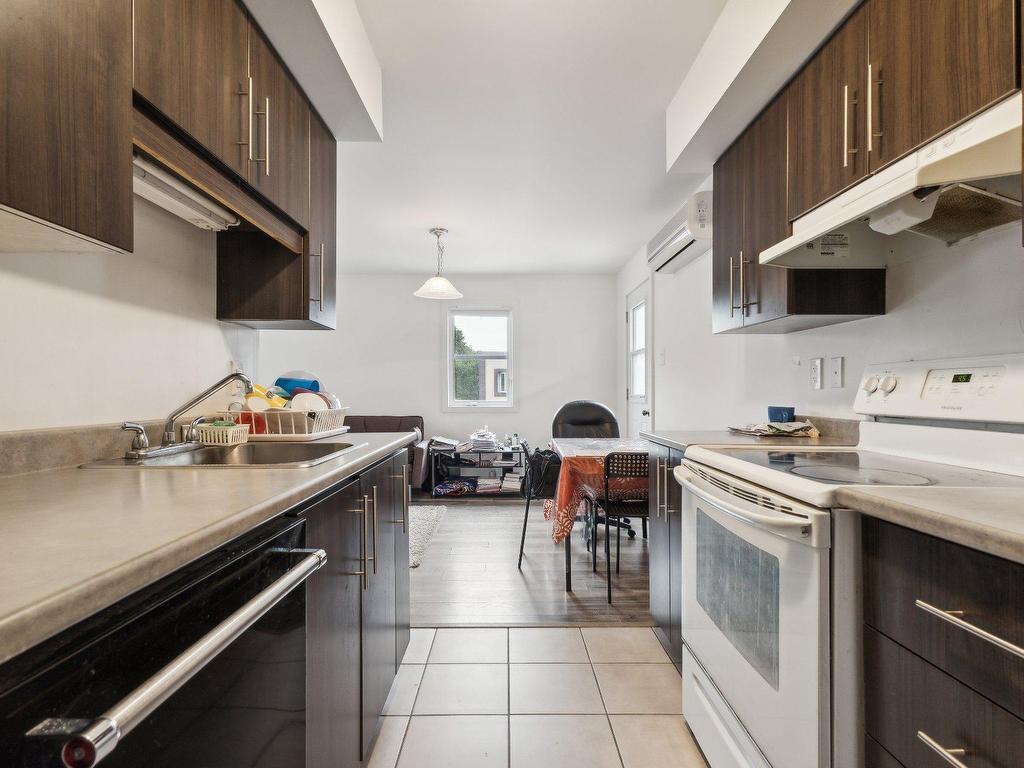 









172Z


Rue Eddy

,
Gatineau (Hull),




QC
J8X2W9

