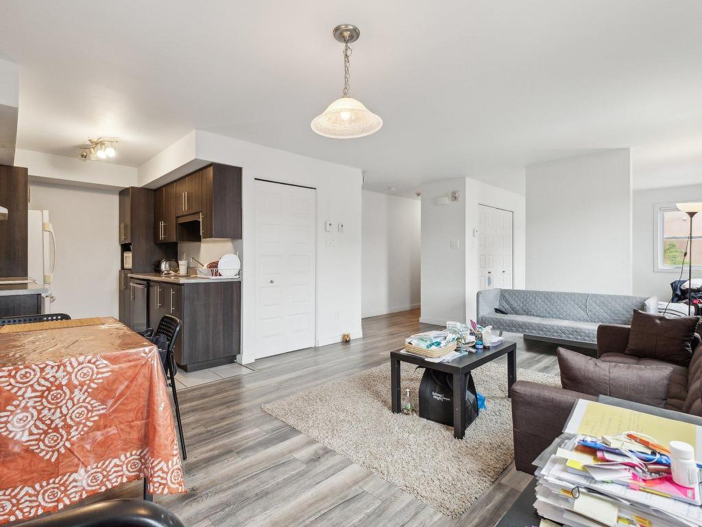 









172Z


Rue Eddy

,
Gatineau (Hull),




QC
J8X2W9

