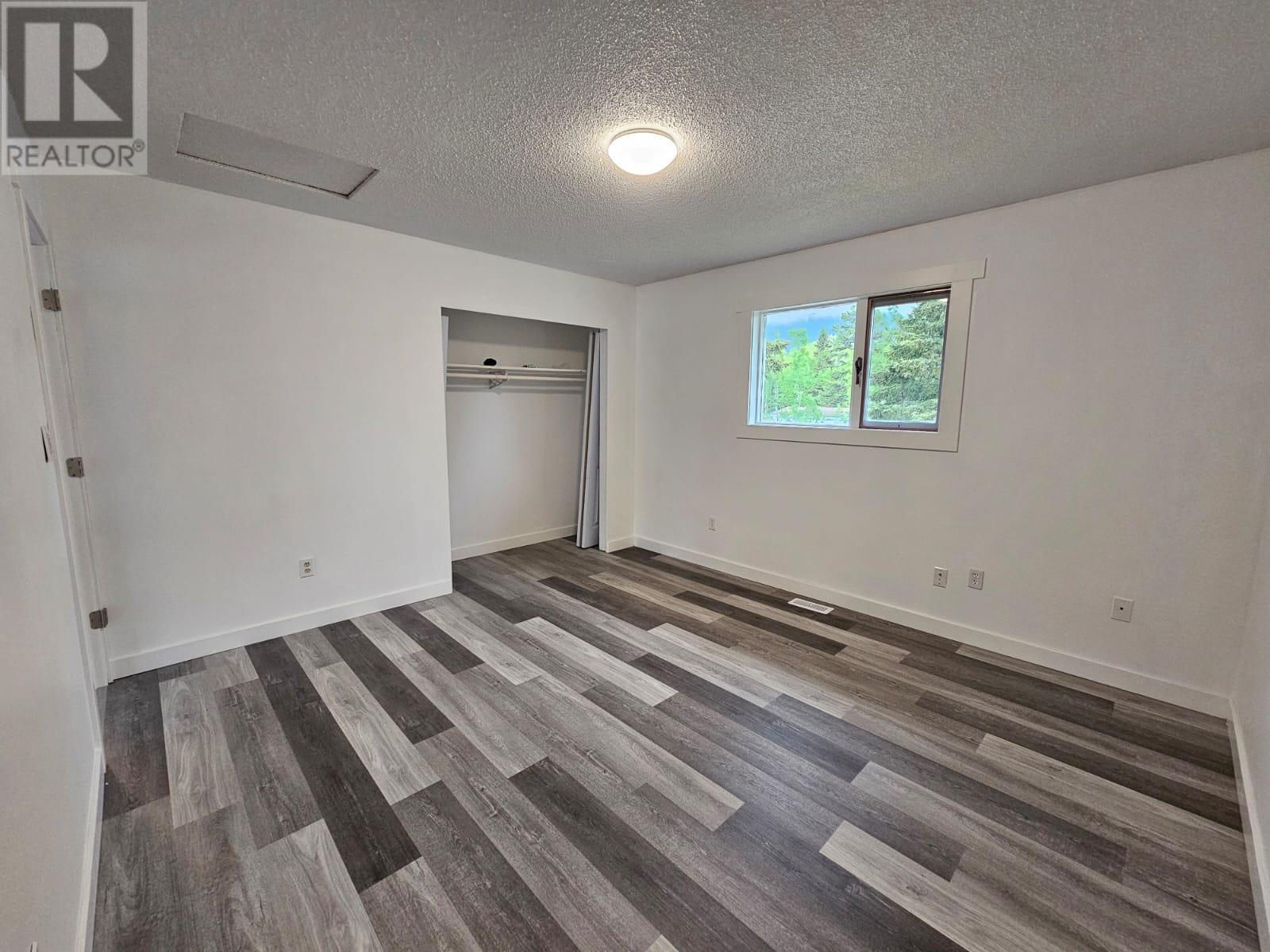 












219 COTTONWOOD Crescent

,
Tumbler Ridge,




British Columbia
V0C2W0

