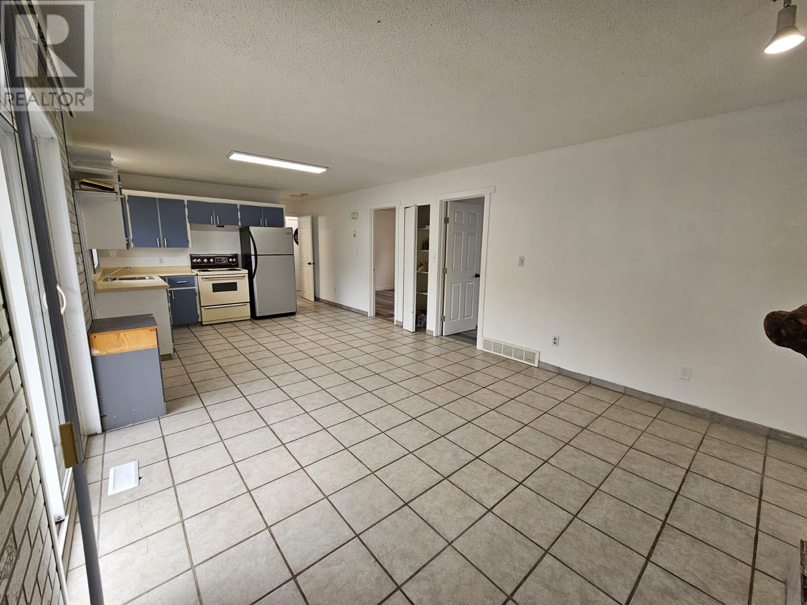 












219 COTTONWOOD Crescent

,
Tumbler Ridge,




British Columbia
V0C2W0

