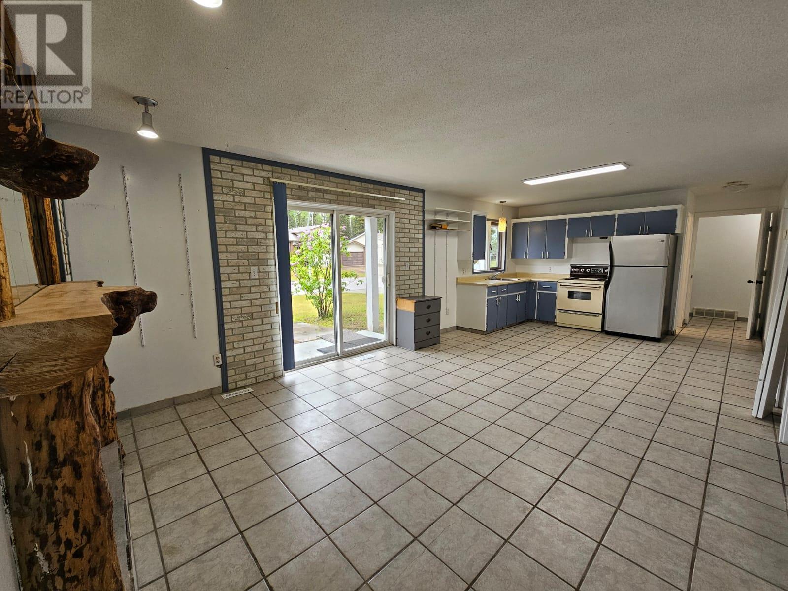 












219 COTTONWOOD Crescent

,
Tumbler Ridge,




British Columbia
V0C2W0

