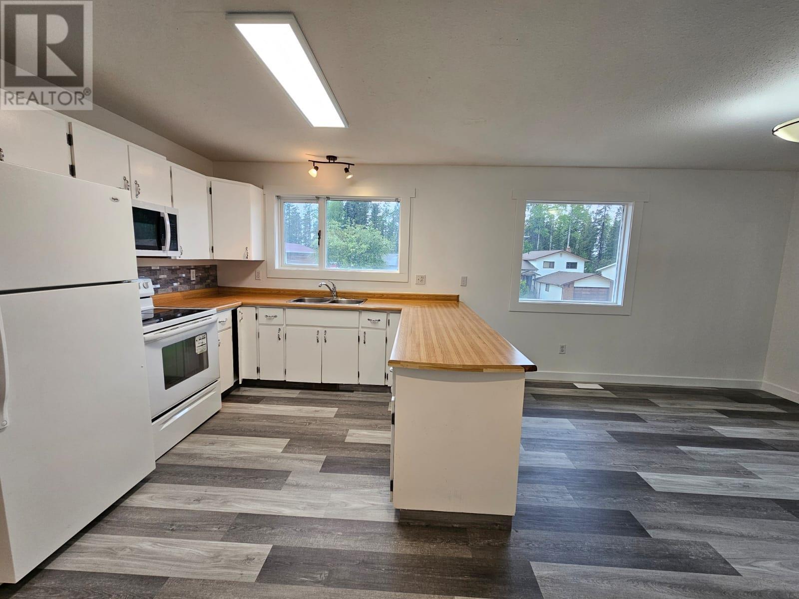 












219 COTTONWOOD Crescent

,
Tumbler Ridge,




British Columbia
V0C2W0

