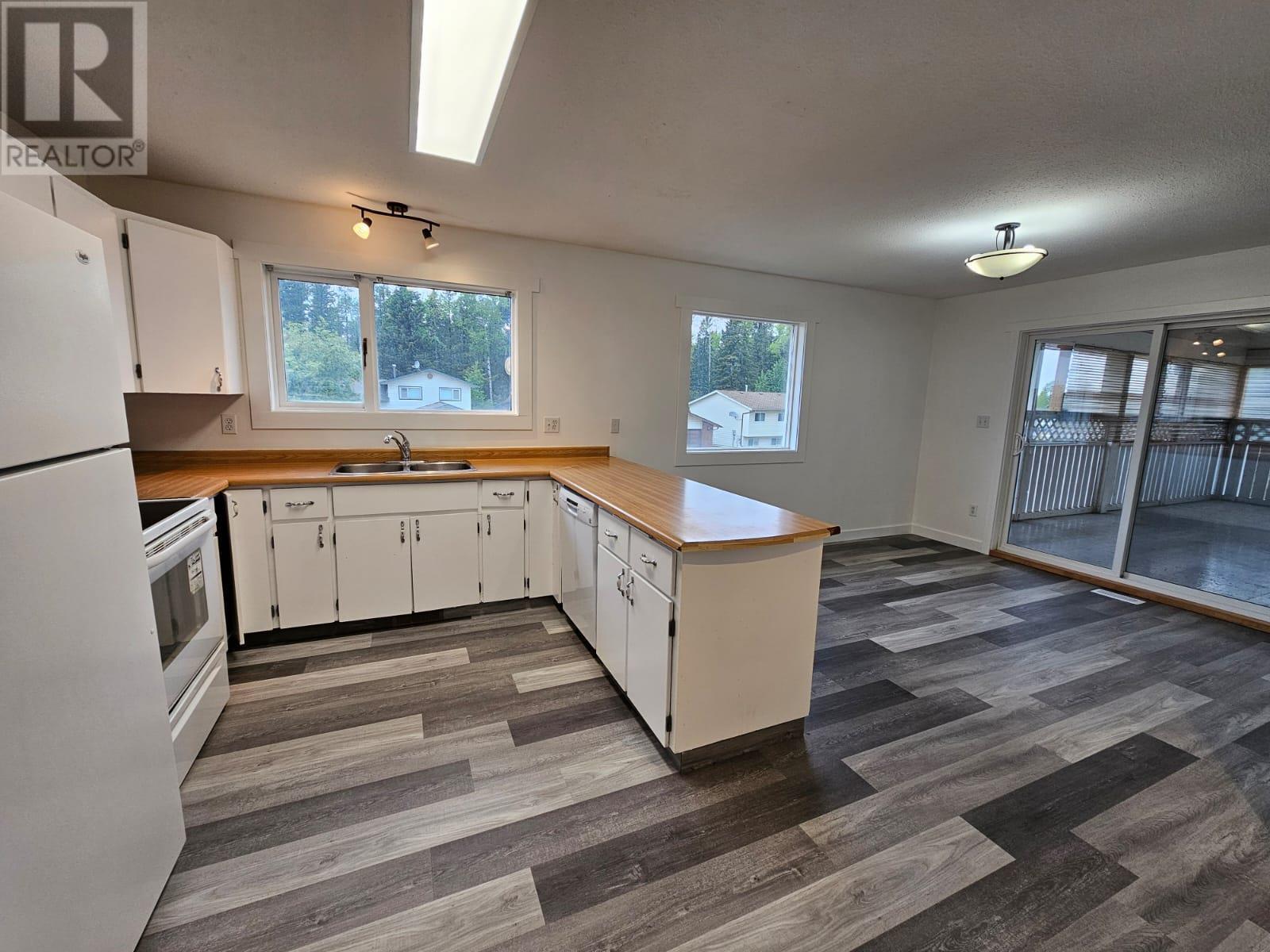 












219 COTTONWOOD Crescent

,
Tumbler Ridge,




British Columbia
V0C2W0

