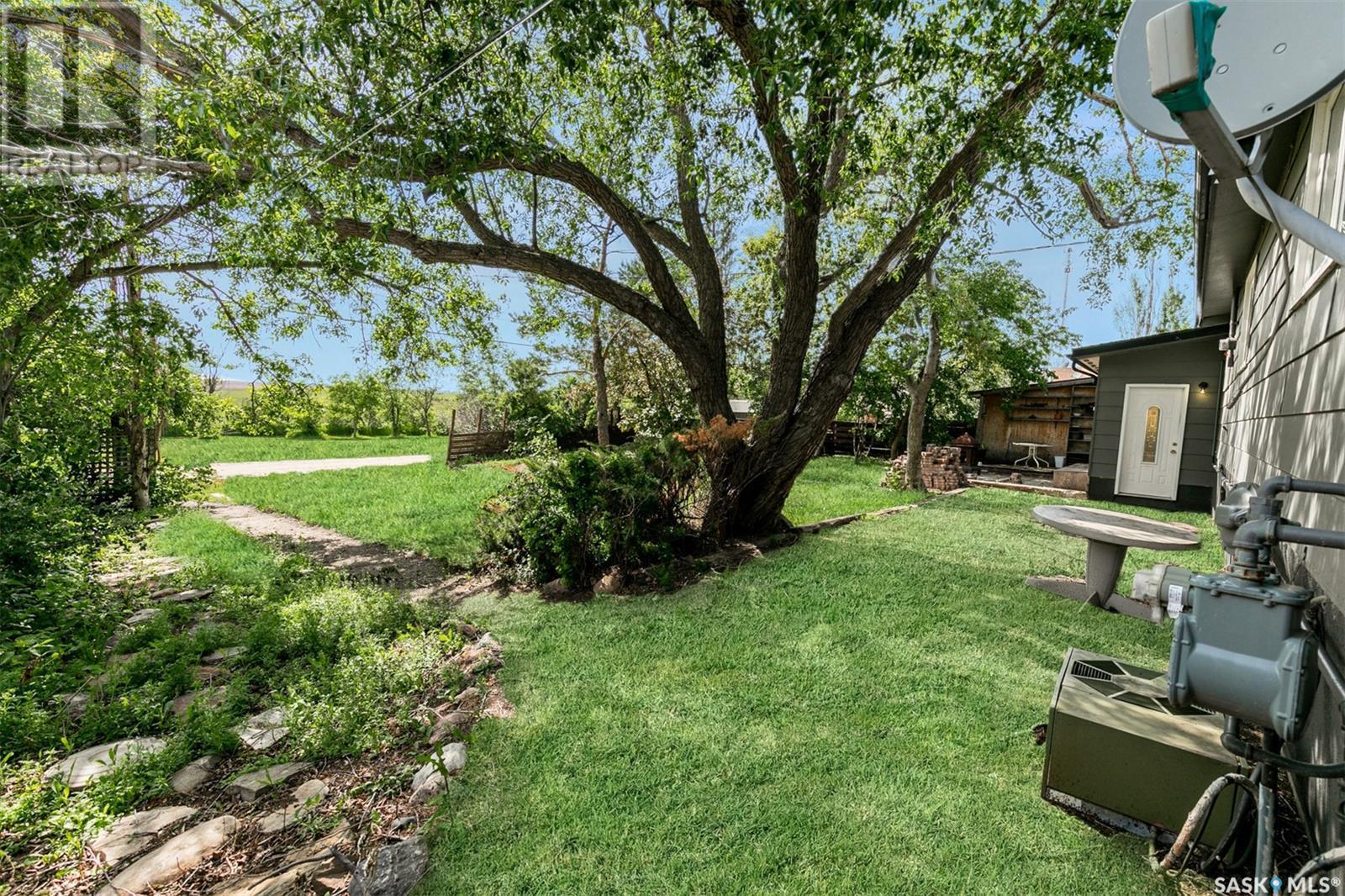 












313 Yukon AVENUE

,
Kerrobert,




Saskatchewan
S0L1R0

