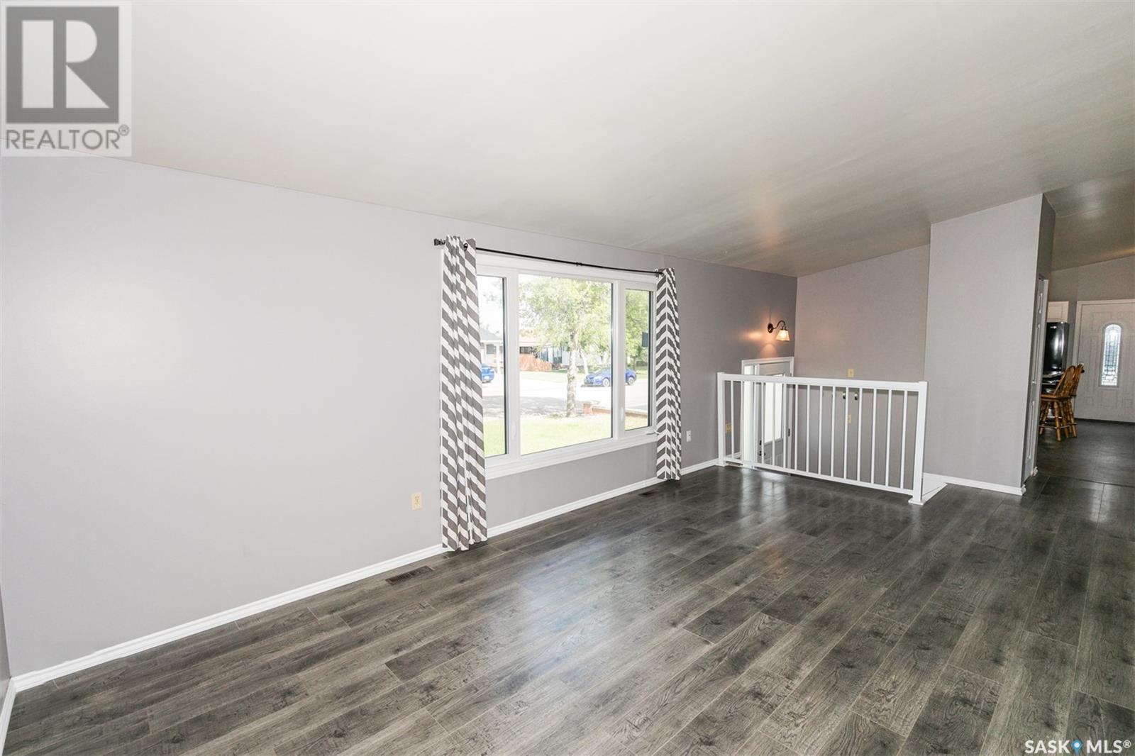 












313 Yukon AVENUE

,
Kerrobert,




Saskatchewan
S0L1R0


