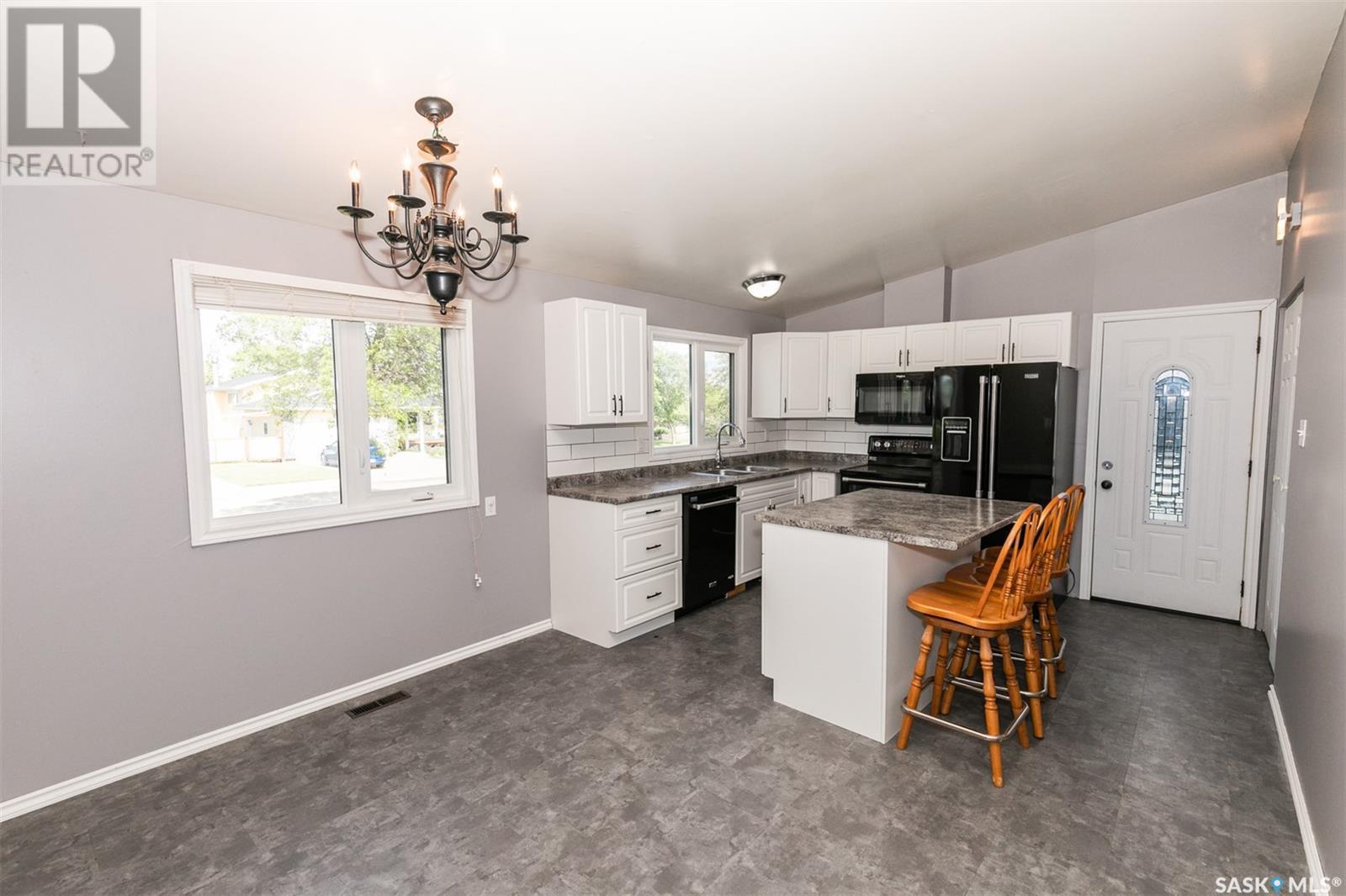 












313 Yukon AVENUE

,
Kerrobert,




Saskatchewan
S0L1R0

