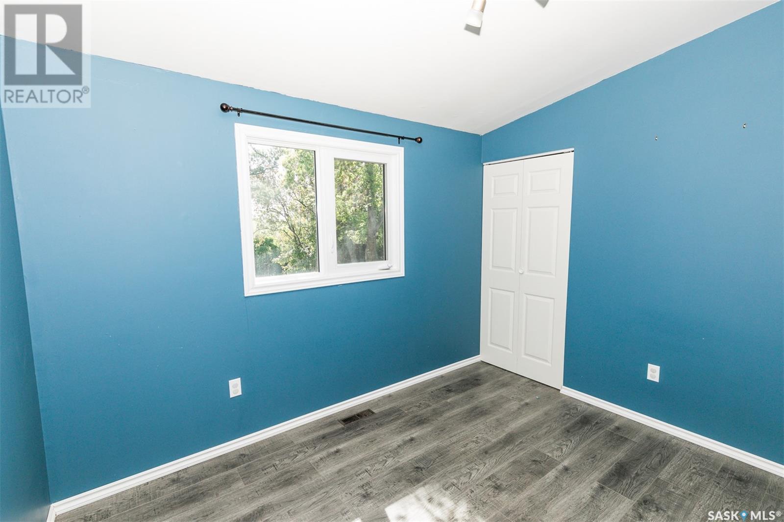












313 Yukon AVENUE

,
Kerrobert,




Saskatchewan
S0L1R0

