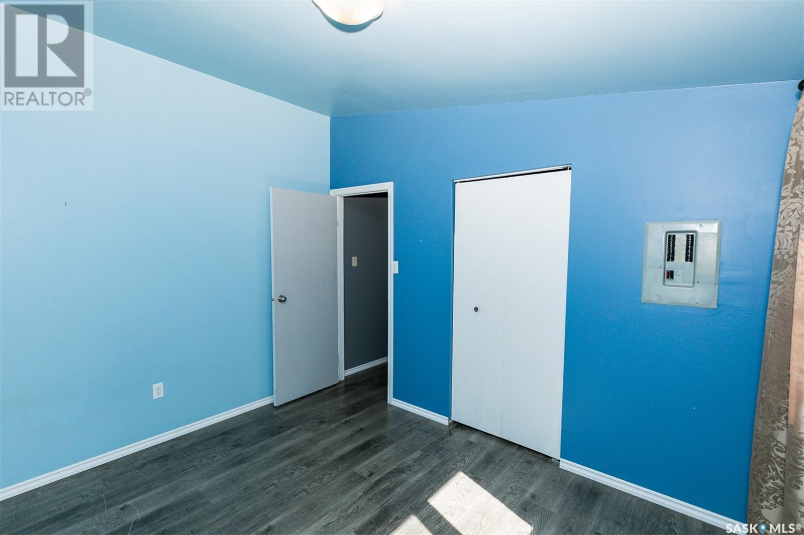 












313 Yukon AVENUE

,
Kerrobert,




Saskatchewan
S0L1R0

