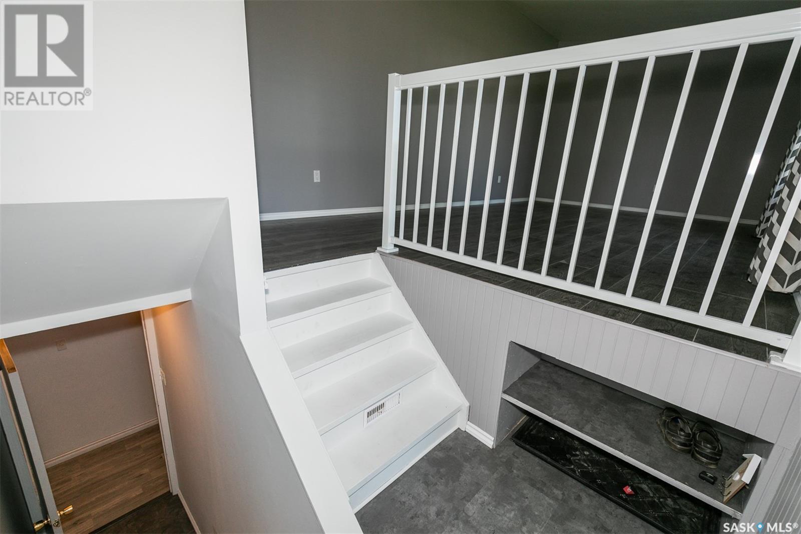 












313 Yukon AVENUE

,
Kerrobert,




Saskatchewan
S0L1R0

