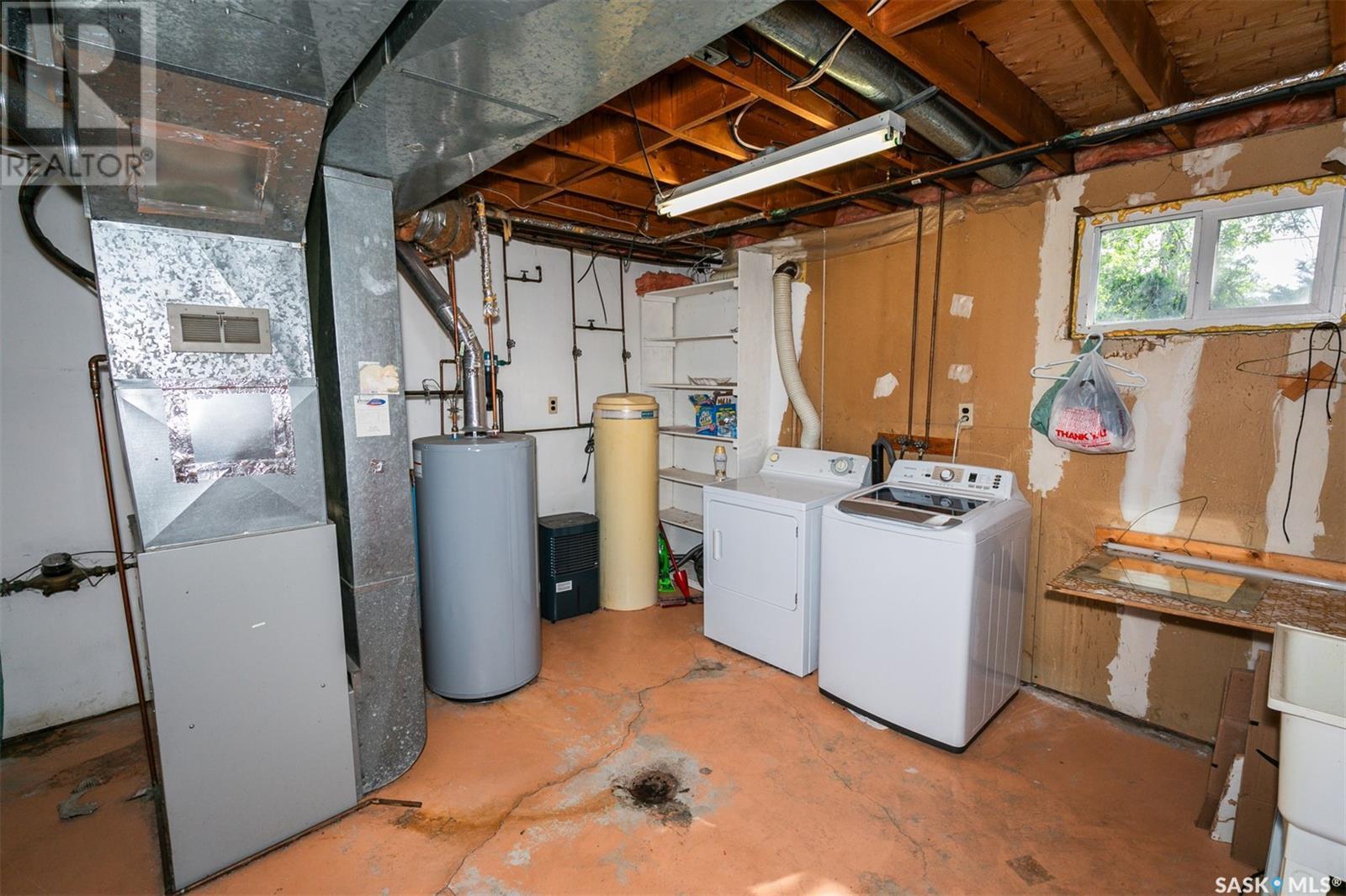 












313 Yukon AVENUE

,
Kerrobert,




Saskatchewan
S0L1R0

