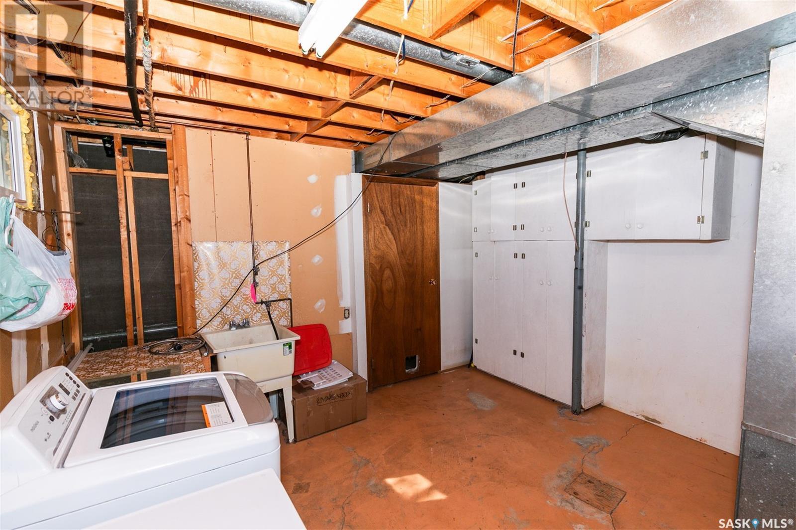 












313 Yukon AVENUE

,
Kerrobert,




Saskatchewan
S0L1R0

