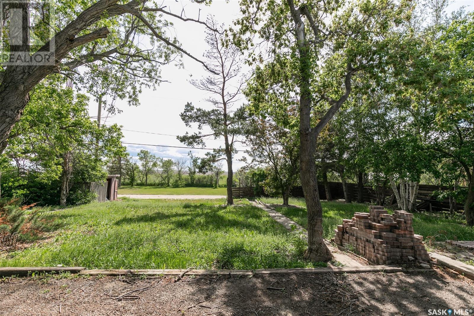 












313 Yukon AVENUE

,
Kerrobert,




Saskatchewan
S0L1R0

