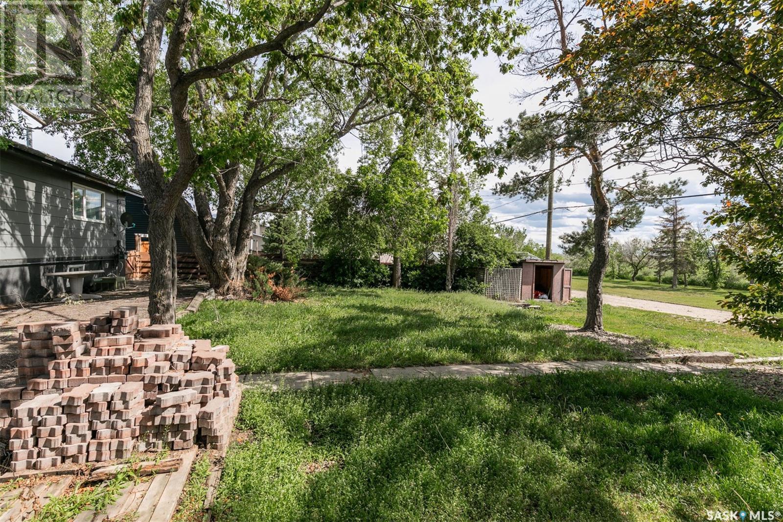 












313 Yukon AVENUE

,
Kerrobert,




Saskatchewan
S0L1R0

