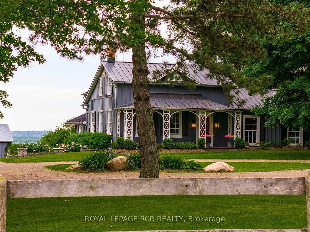 









3935


3rd

Line,
Bradford West Gwillimbury,




ON
L0G 1W0

