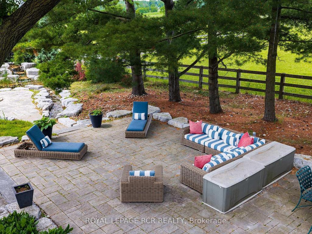 









3935


3rd

Line,
Bradford West Gwillimbury,




ON
L0G 1W0

