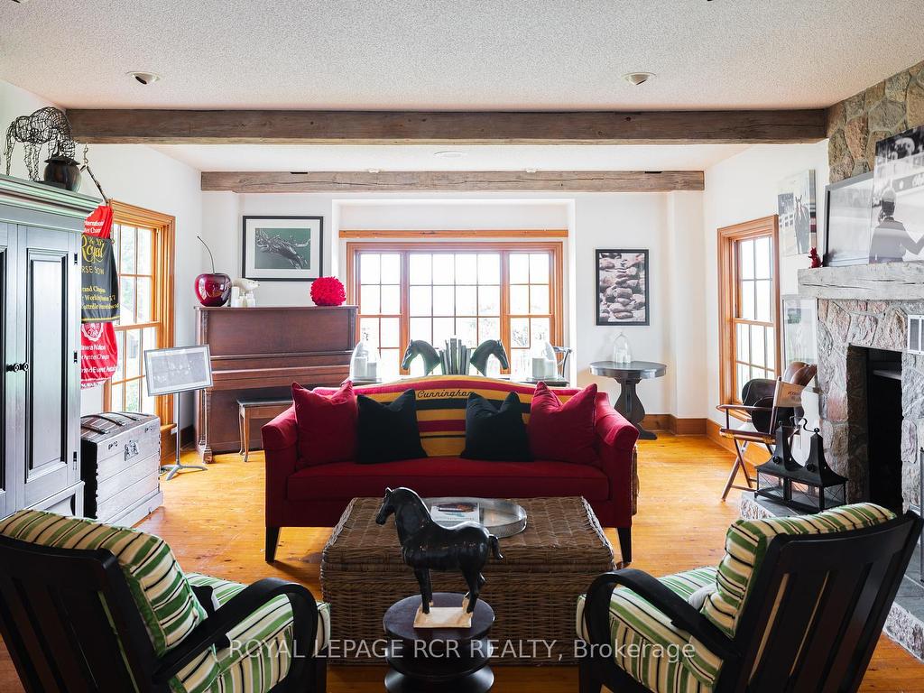 









3935


3rd

Line,
Bradford West Gwillimbury,




ON
L0G 1W0

