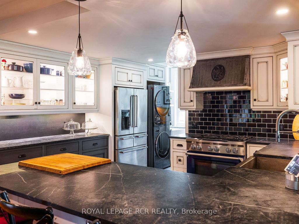 









3935


3rd

Line,
Bradford West Gwillimbury,




ON
L0G 1W0

