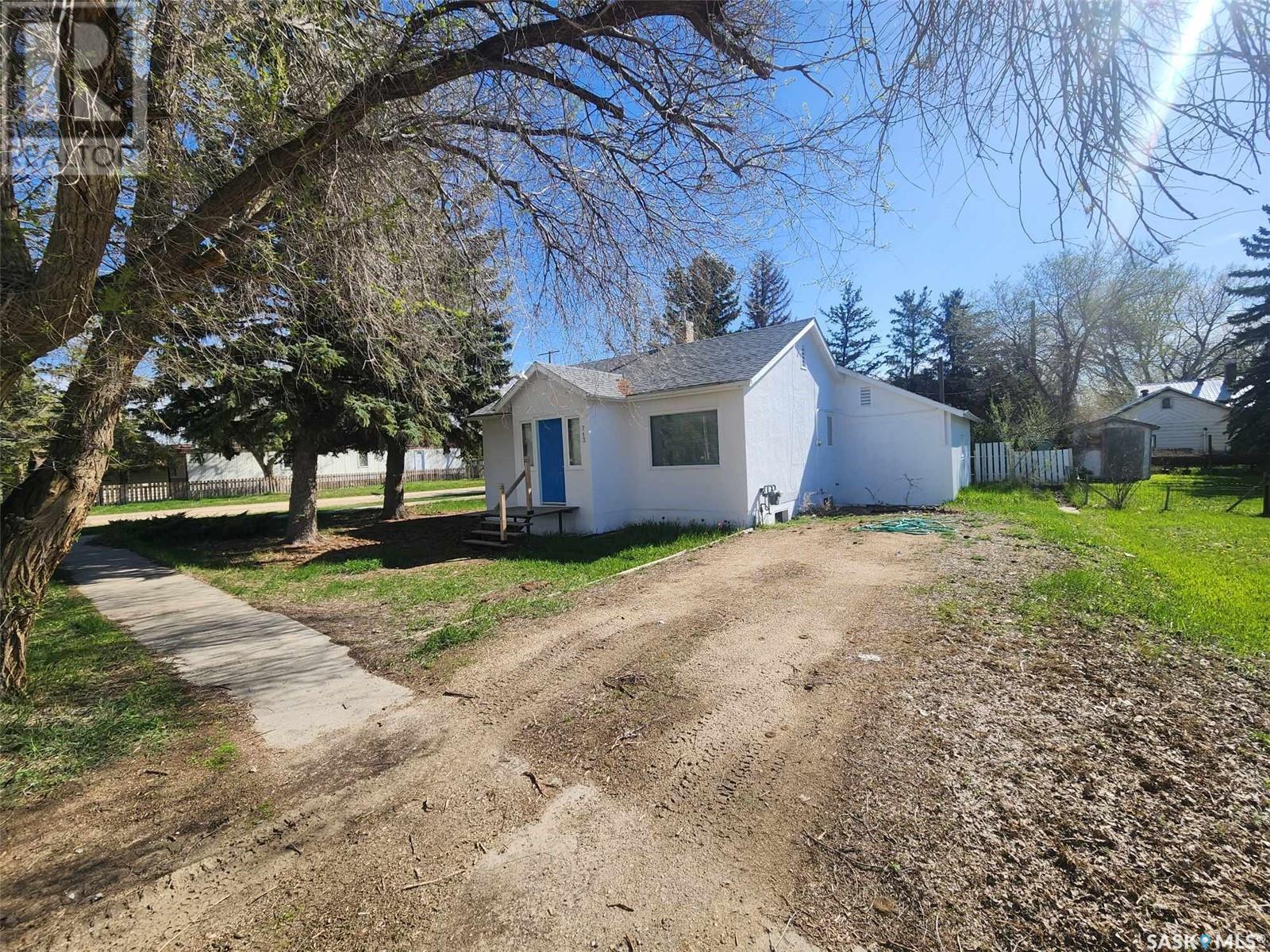 












713 7th STREET

,
Chaplin,




Saskatchewan
S0H0V0

