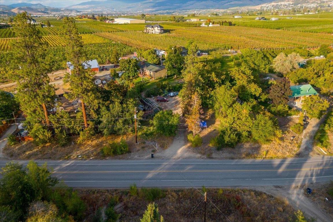 









3122


McCulloch

Road,
Kelowna,




BC
V1W 4G6

