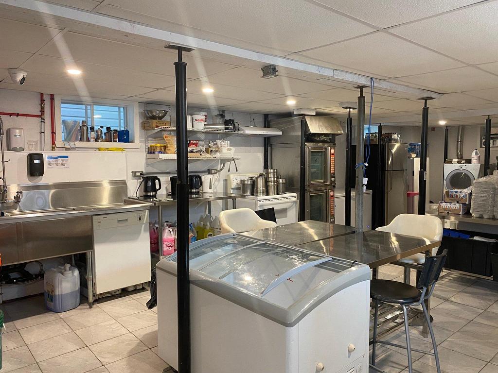 









646

 - 646A


Rue Principale

,
Saint-Roch-de-Richelieu,




QC
J0L2M0

