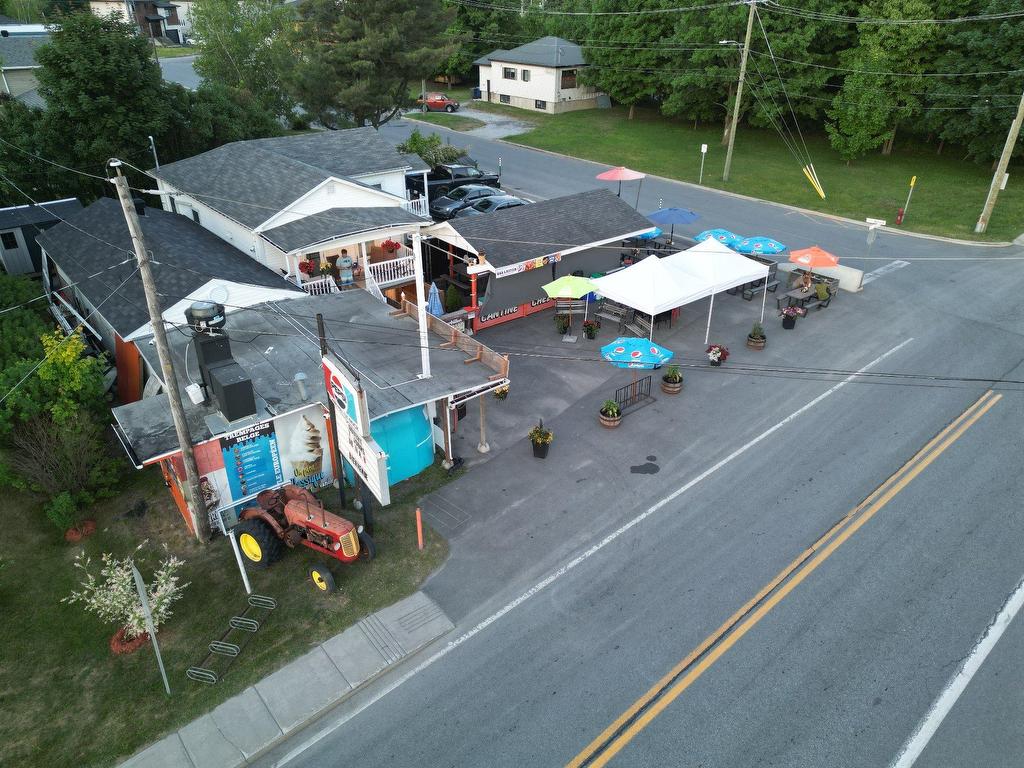 









646

 - 646A


Rue Principale

,
Saint-Roch-de-Richelieu,




QC
J0L2M0

