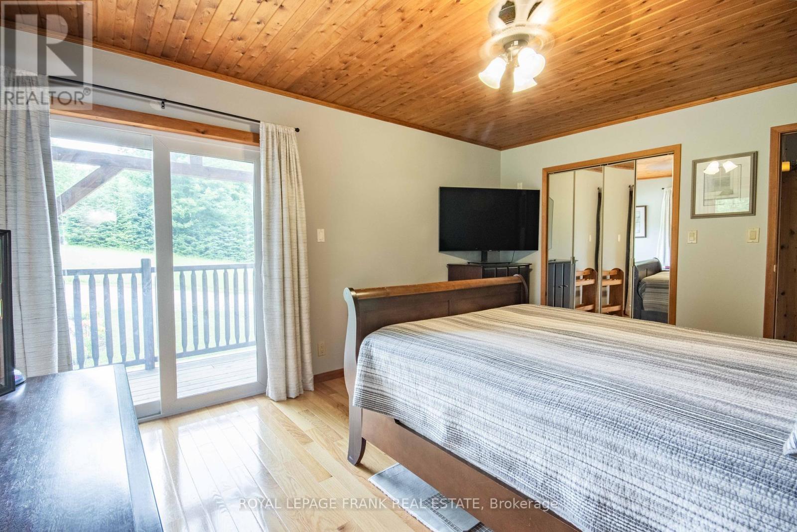 












497 MOONEY ROAD

,
Hastings Highlands (Monteagle Ward),




Ontario
K0L1C0

