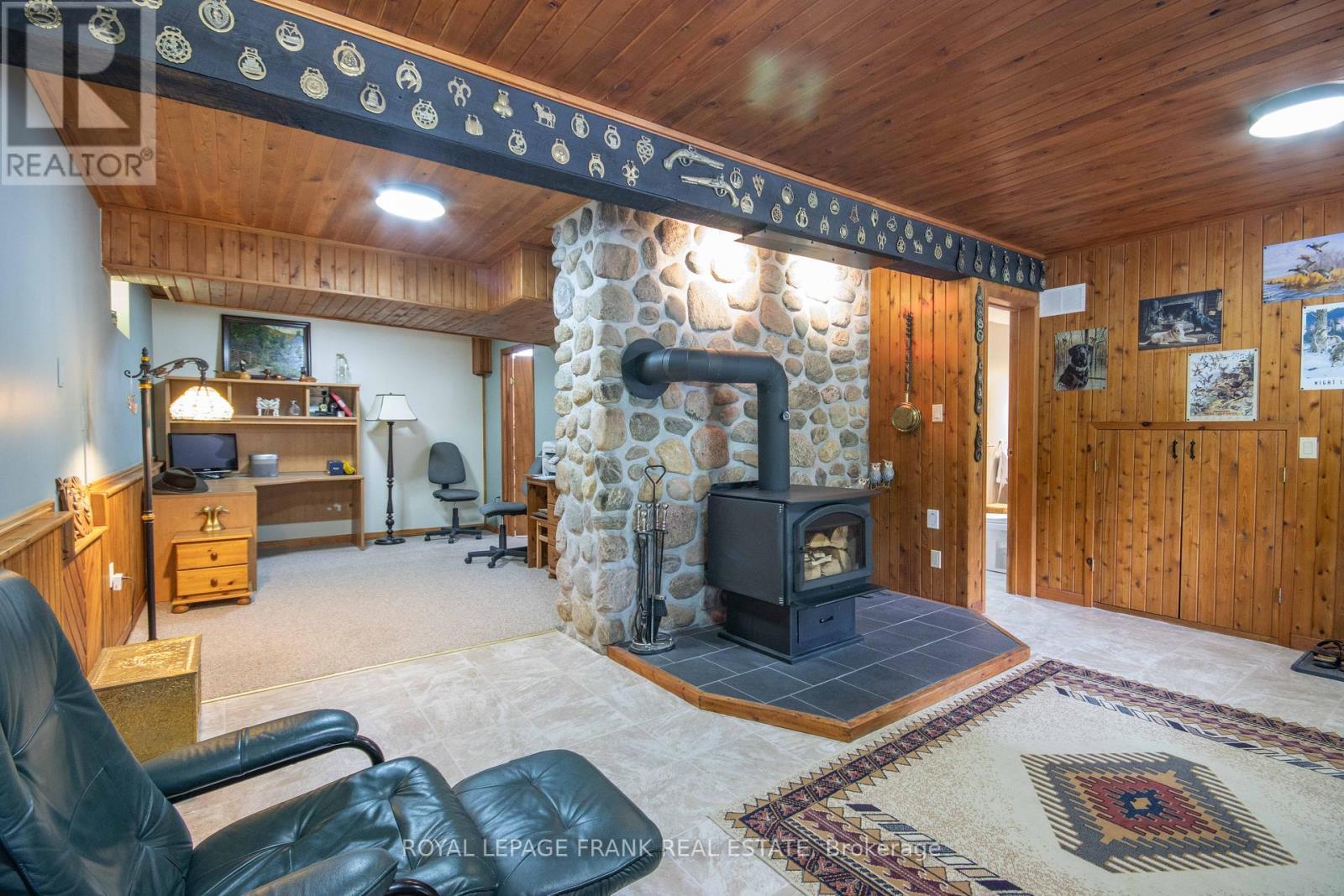 












497 MOONEY ROAD

,
Hastings Highlands (Monteagle Ward),




Ontario
K0L1C0

