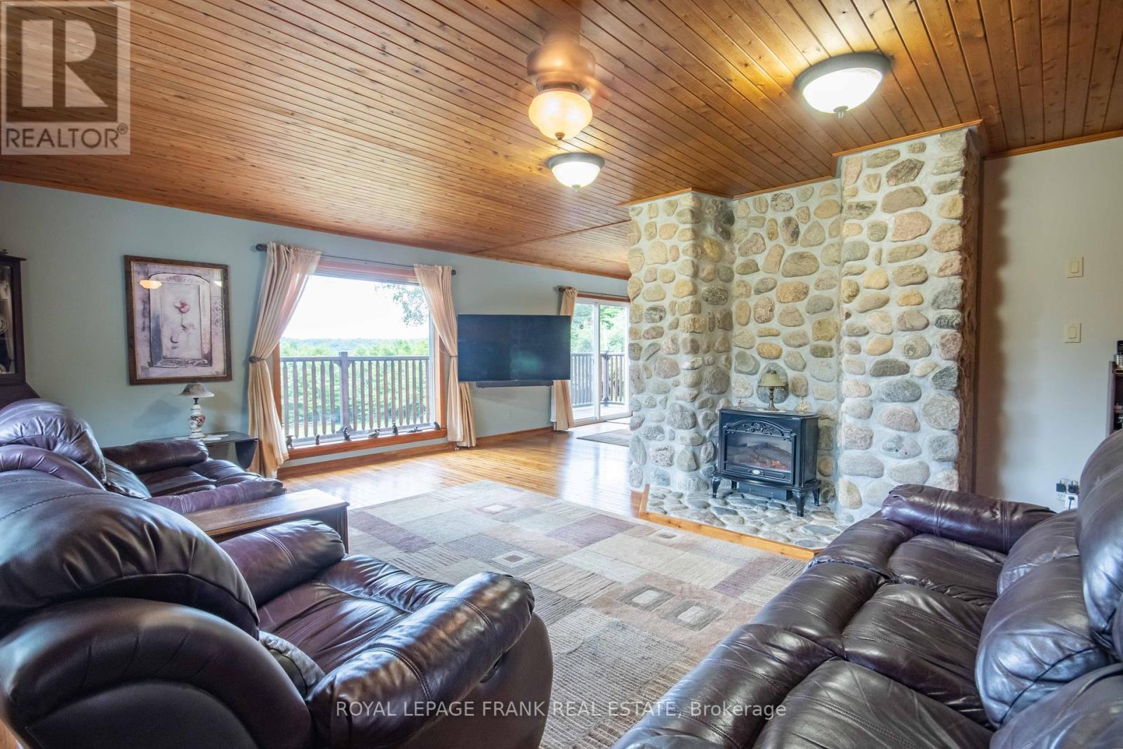 












497 MOONEY ROAD

,
Hastings Highlands (Monteagle Ward),




Ontario
K0L1C0

