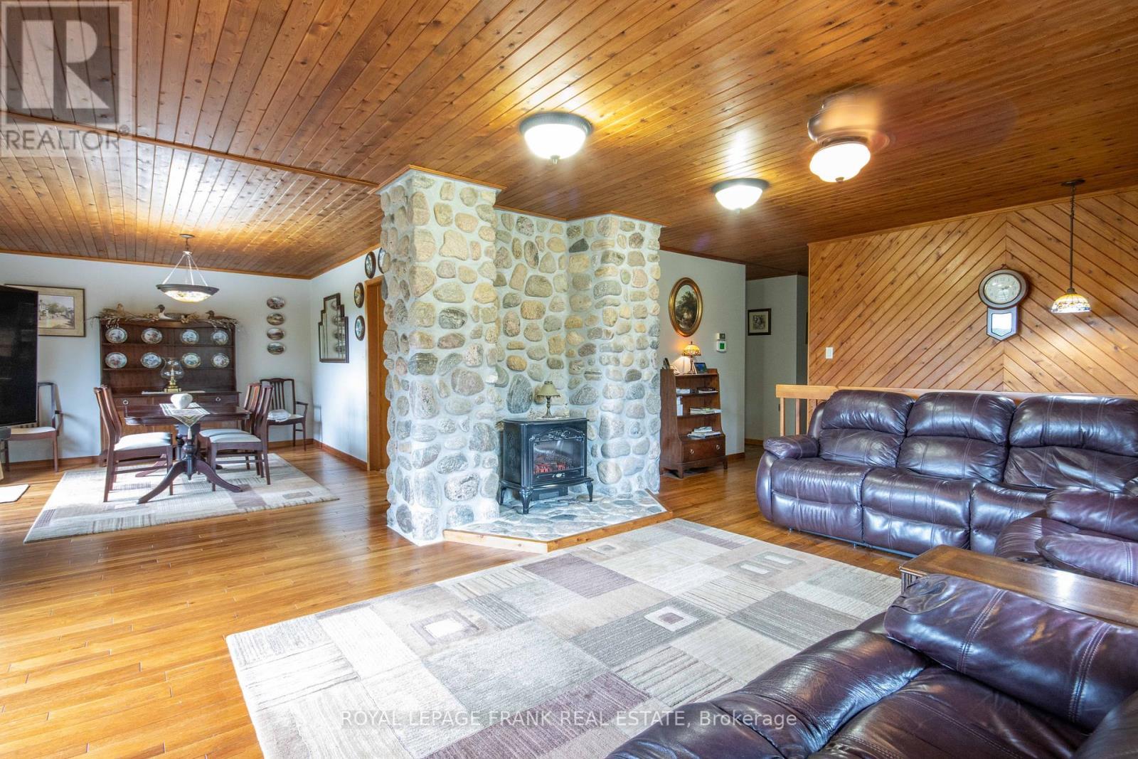 












497 MOONEY ROAD

,
Hastings Highlands (Monteagle Ward),




Ontario
K0L1C0

