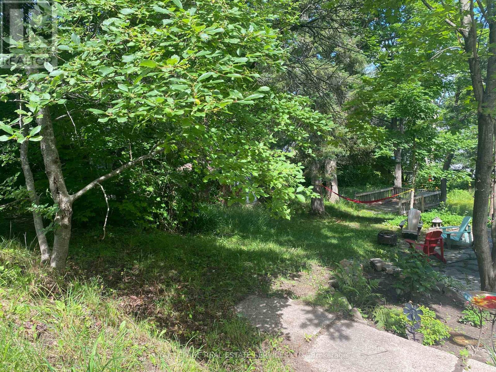 












16 CORA STREET E

,
Huntsville,







Ontario
P1H1T5

