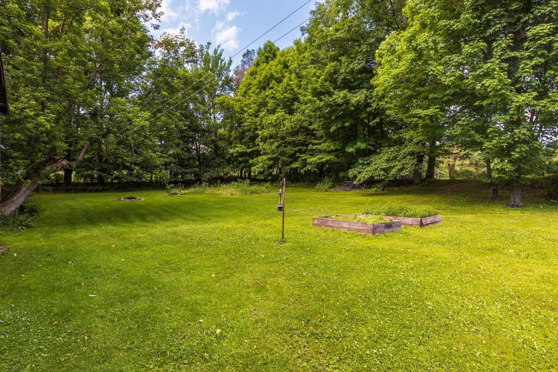 









69

 - 71


Ch. Davis

,
Lac-Brome,




QC
J0E1S0

